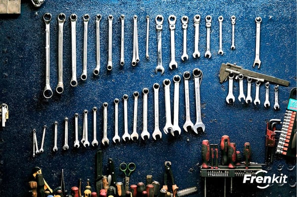 Ventajas y desventajas de externalizar la reparacion de la pinza y bomba de freno de tu coche q
